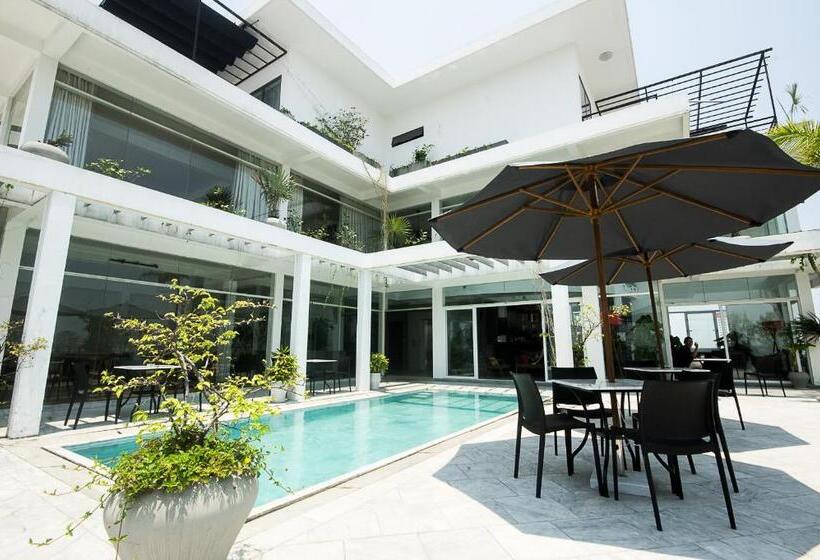 اتاق لوکس با چشم‌انداز شهر, Danang Boutique
