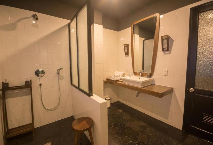 اتاق لوکس با چشمانداز شهر, Danang Boutique