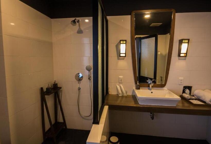 اتاق لوکس با چشمانداز شهر, Danang Boutique