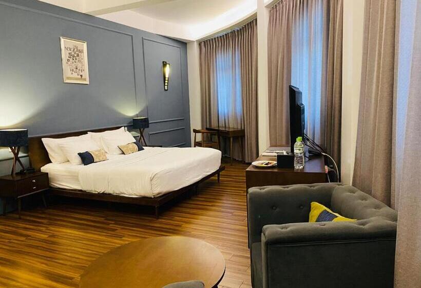 اتاق لوکس با چشم‌انداز شهر, Danang Boutique