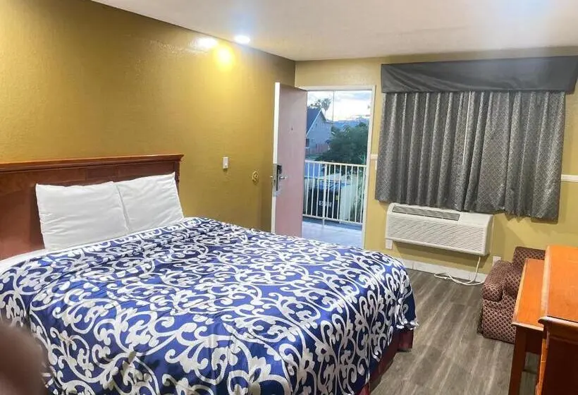 キングサイズベッドのスタンダードルーム, Simplestay Suites San Bernardino