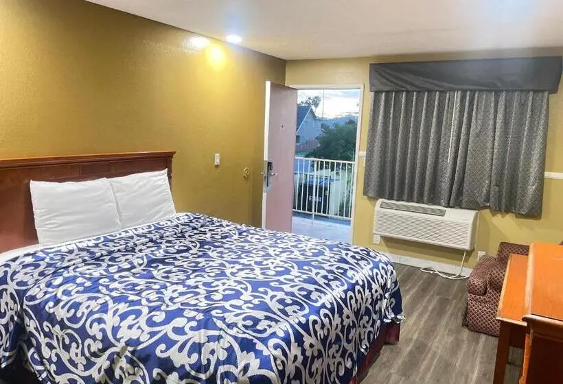 キングサイズベッドのスタンダードルーム, Simplestay Suites San Bernardino
