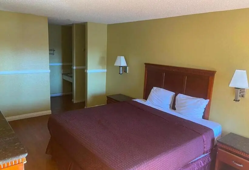 身障者適用スタンダードルーム, Simplestay Suites San Bernardino