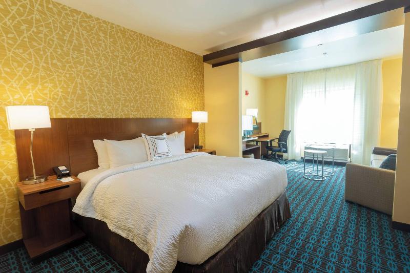 带大床的套房, Fairfield Inn & Suites By Marriott Bay City, Texas