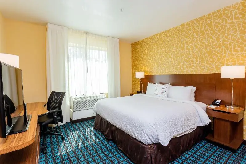 キングサイズベッドのスタンダードルーム, Fairfield Inn & Suites By Marriott Bay City, Texas