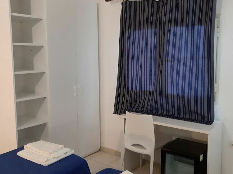 غرفة عائلية متصلة, Grotte Del Paradiso