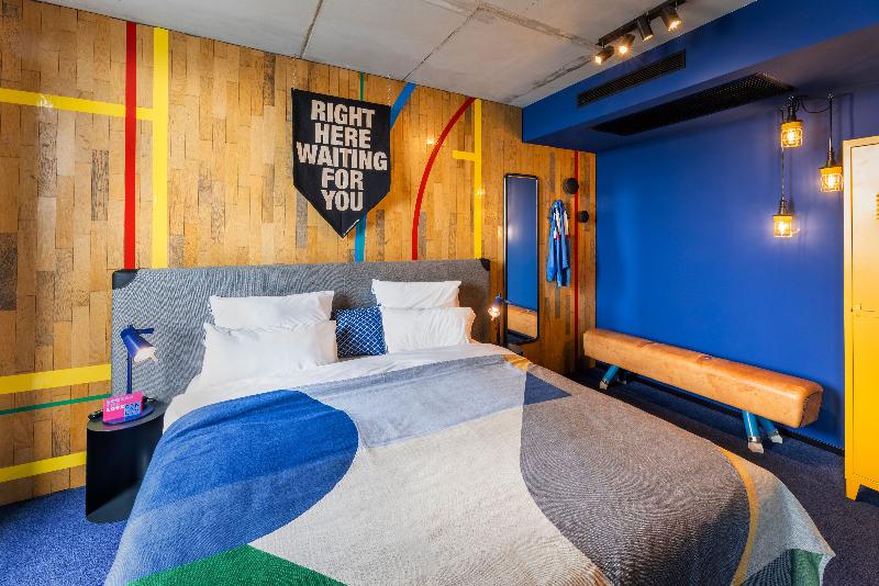 غرفة عائلية متصلة, Grotte Del Paradiso