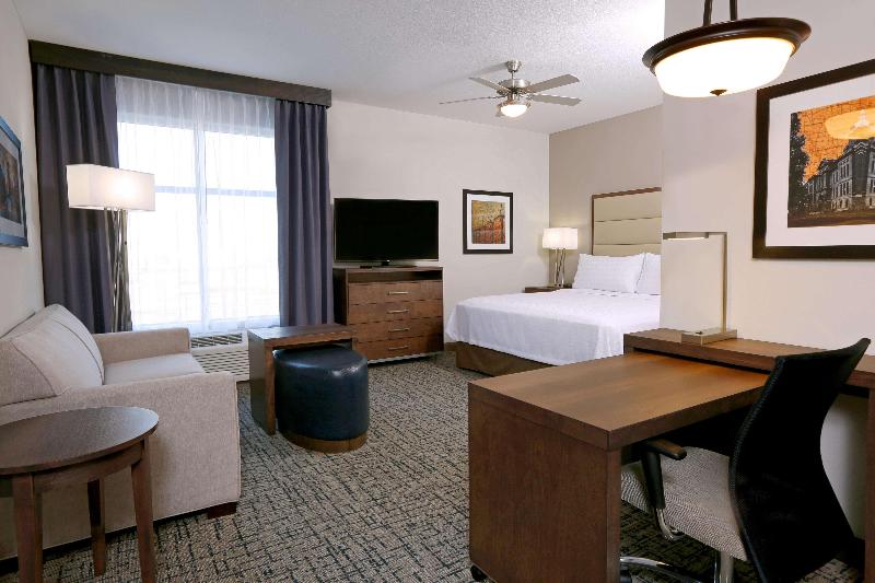 带大床的标准工作室, Homewood Suites By Hilton West Fargo Sanford Medical Center