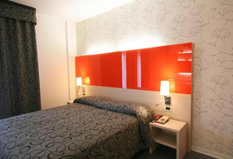 스탠다드 룸 측면 바다 전망, Savoy