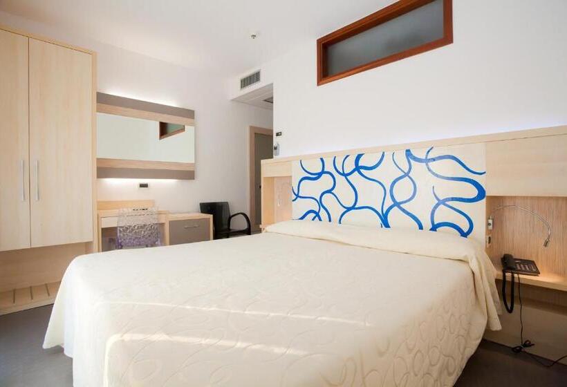 스탠다드 룸 측면 바다 전망, Savoy