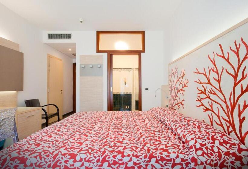 스탠다드 룸 측면 바다 전망, Savoy