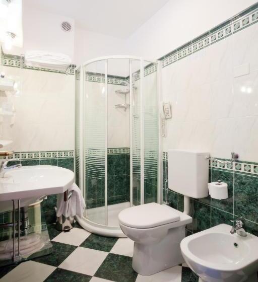 측면 바다 전망 스탠다드 3인룸, Savoy