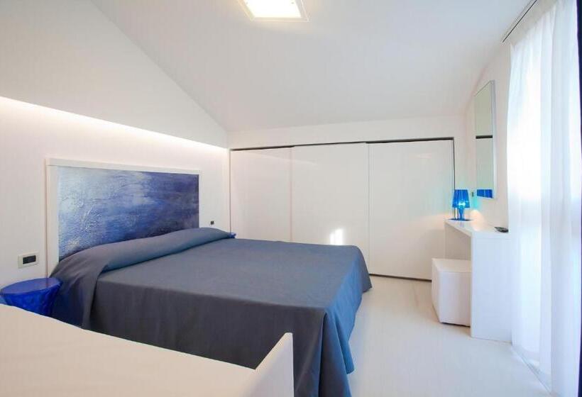 주니어 스위트 바다 전망, Savoy