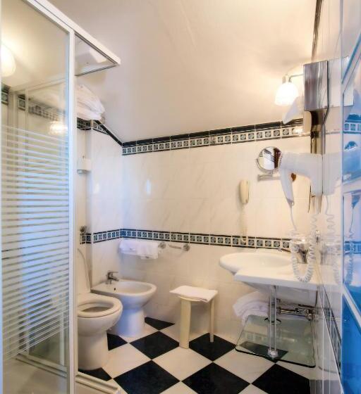 패밀리 룸, Savoy