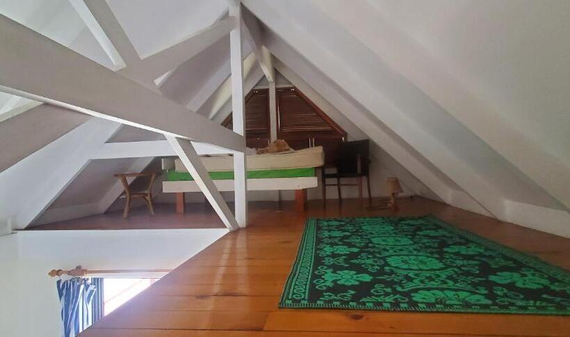 کلبه ییلاقی, Seachange Lodge