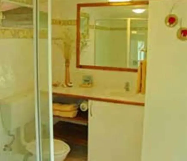 Standard Bungalow 2 Bedrooms 2 Bedrooms Lake View, Seachange Lodge