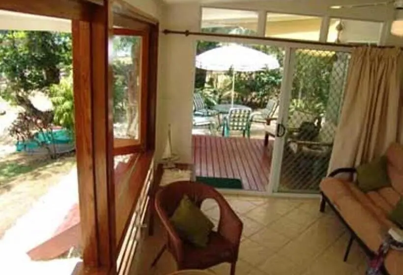 Standard Bungalow 2 Bedrooms 2 Bedrooms Lake View, Seachange Lodge