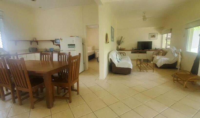 بانگلوی استاندارد 2 خوابه, Seachange Lodge