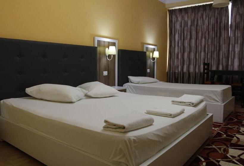 基本三人间, Star