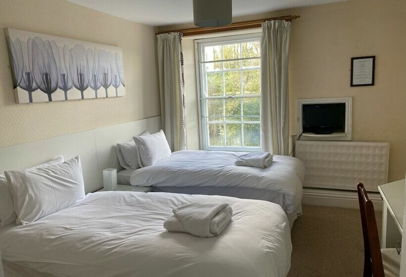 スタンダードルーム, Victoria Hotel By Chef & Brewer Collection