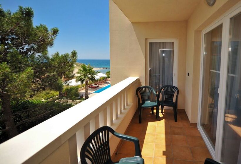 Люкс 3 Спальни, Villa Kastel