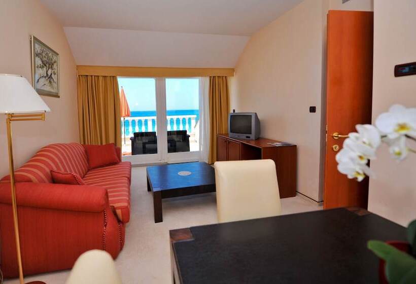 Люкс Вид на Море, Villa Kastel