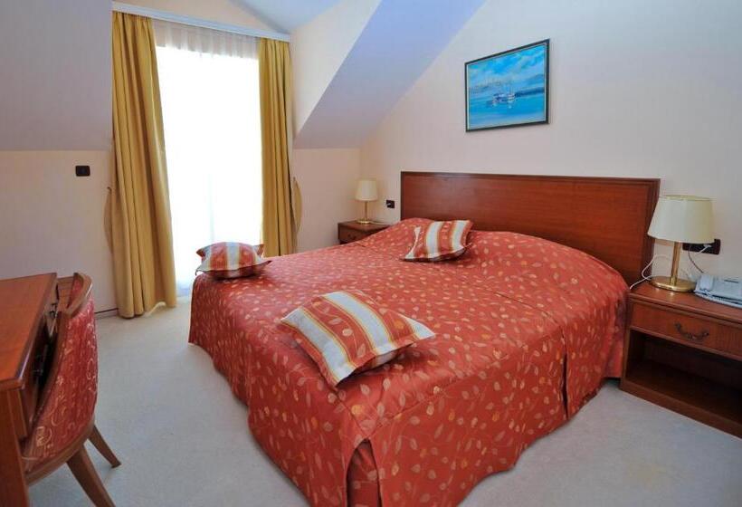 Семейный Номер Вид на Море, Villa Kastel