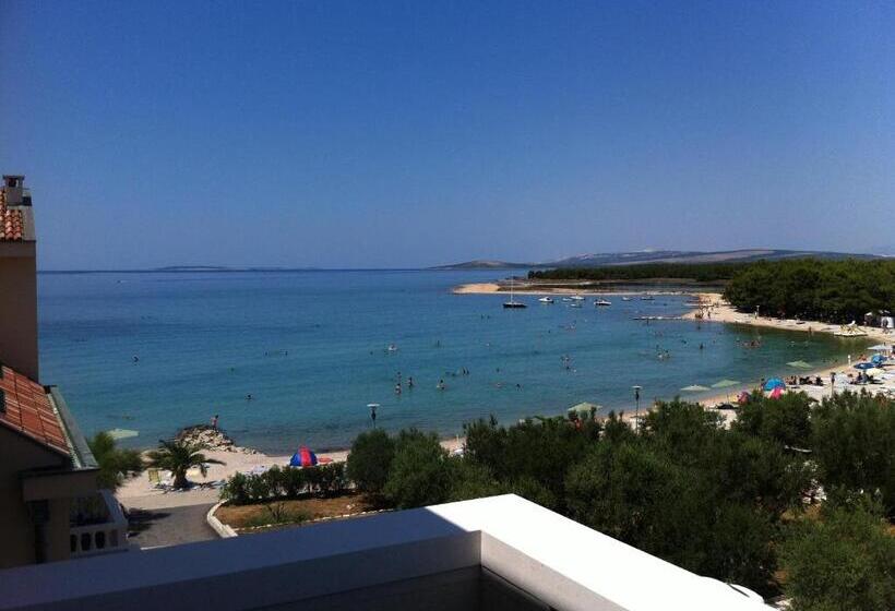 Люкс Боковой Вид на Море, Villa Kastel