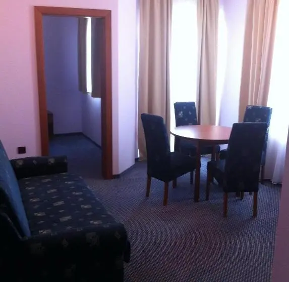 サイドシービュースイート, Villa Kastel