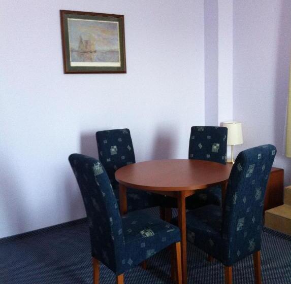 Люкс Боковой Вид на Море, Villa Kastel