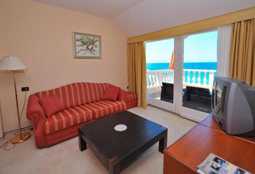 Люкс Вид на Море, Villa Kastel