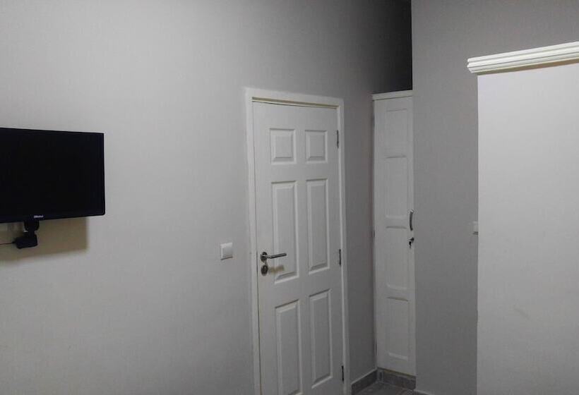 اتاق اکونومی, Yabisso