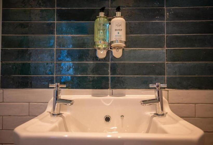 キングサイズベッドのスタンダードルーム, Victoria Hotel By Chef & Brewer Collection