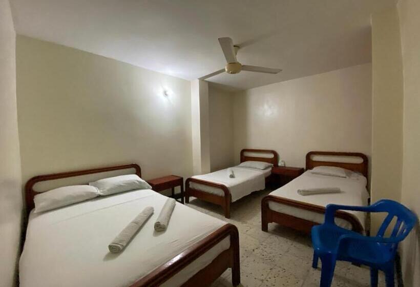 اتاق خانوادگی, Granate