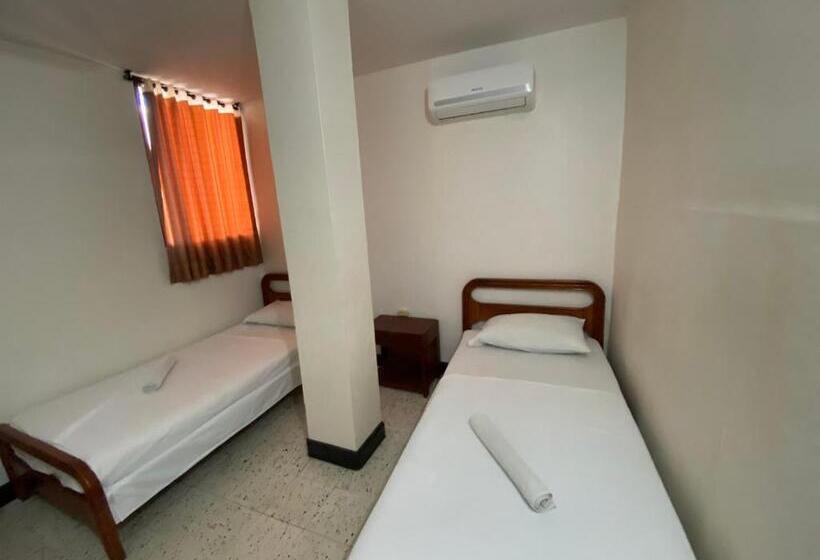 اتاق سوپریور خانوادگی, Granate