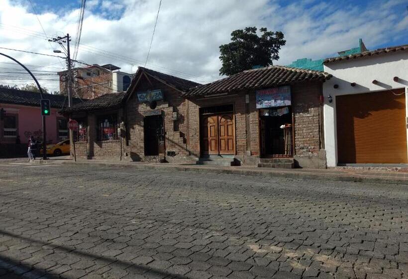 חדר סטנדרט לארבעה, Aylluwasi Guesthouse