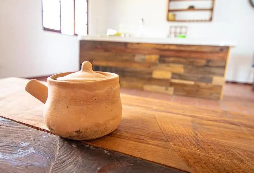 سوییت خانوادگی, Aylluwasi Guesthouse