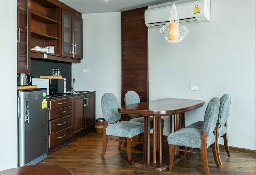 Полулюкс, Grand Hotel Vientiane