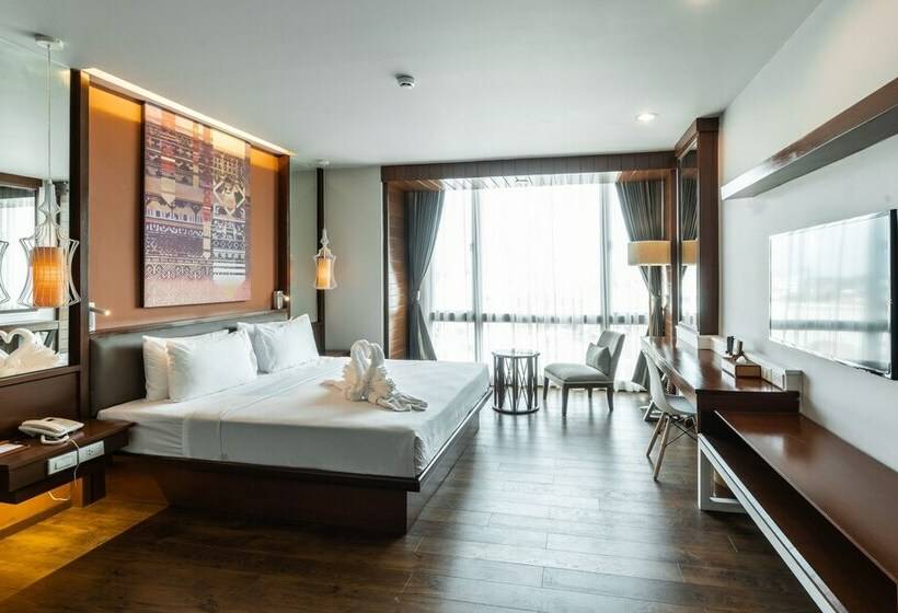 Полулюкс, Grand Hotel Vientiane