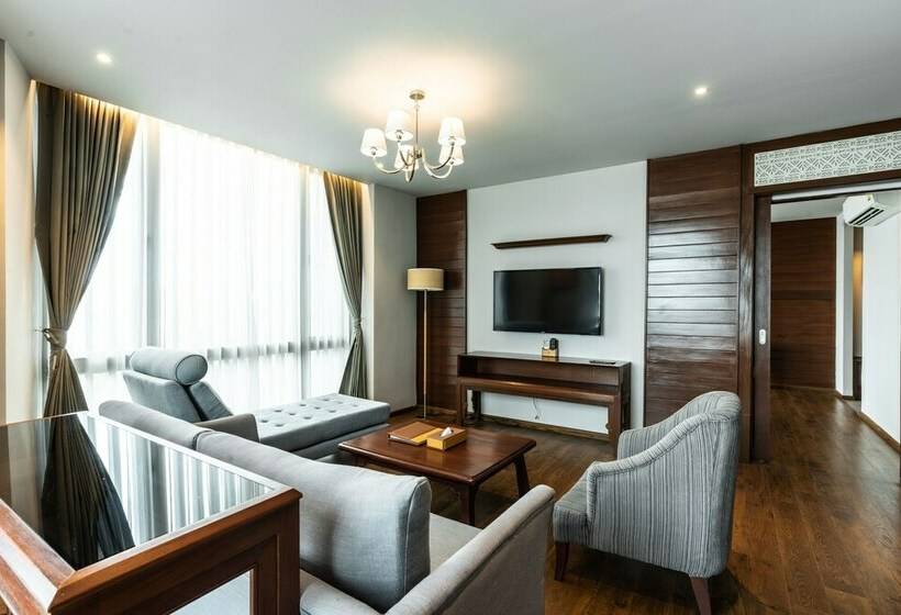 Полулюкс, Grand Hotel Vientiane