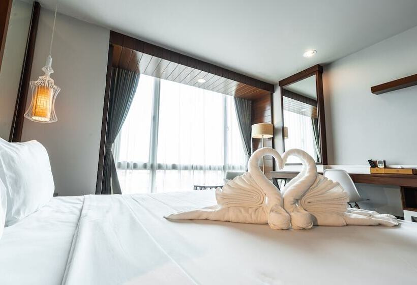 Полулюкс, Grand Hotel Vientiane