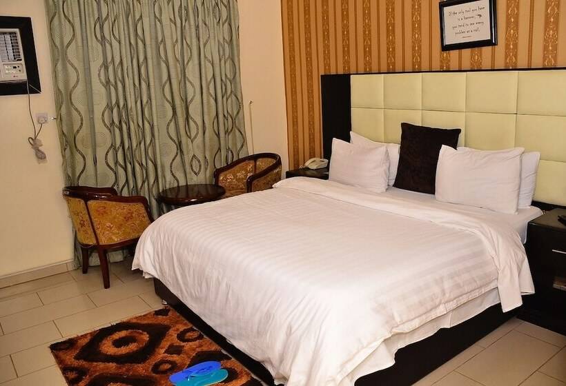 سوییت لوکس, Green Suites Villa
