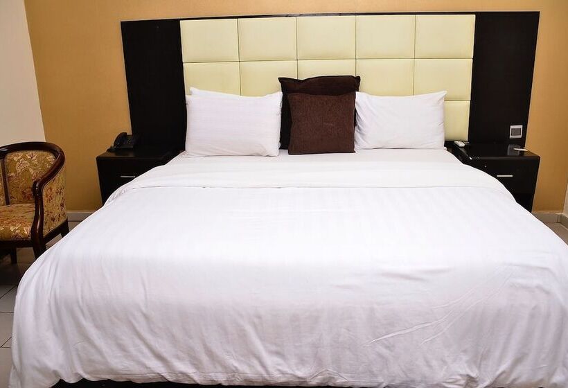 سوییت لوکس, Green Suites Villa