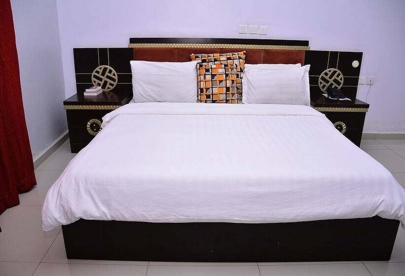 سوییت لوکس, Green Suites Villa