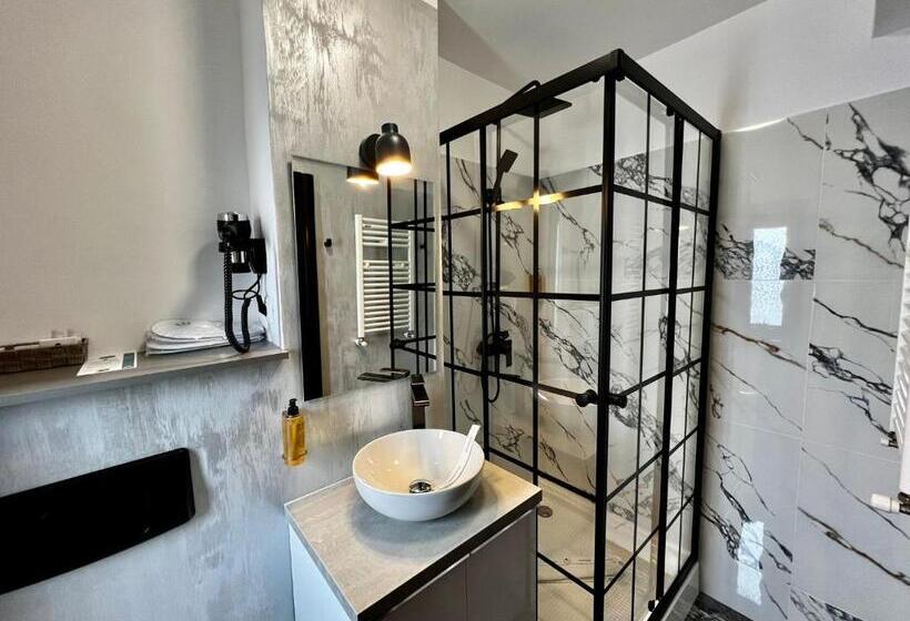 חדר סופריור עם מיטת קינג, Podu' Cu Lanturi