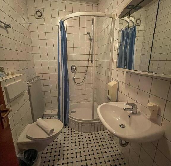 غرفة قياسية, Restaurant Heidrich