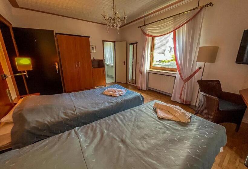 غرفة قياسية, Restaurant Heidrich