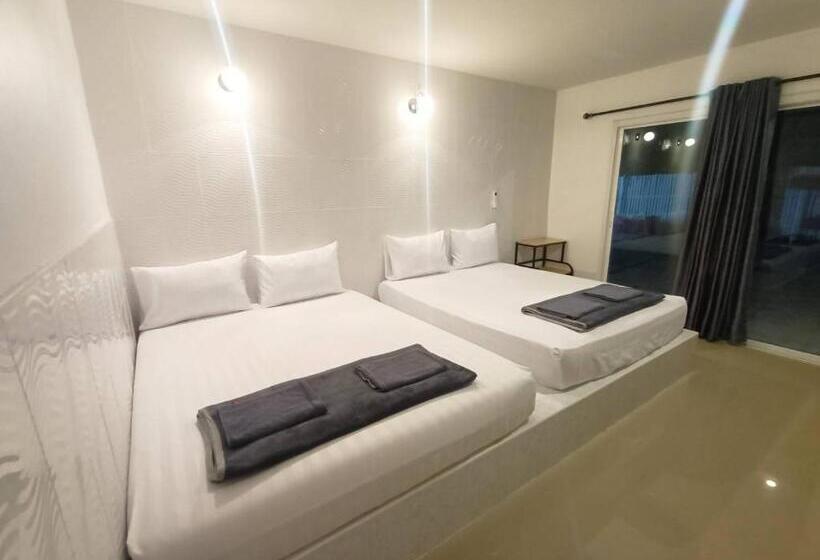اتاق خانوادگی, Saan Rak Resort