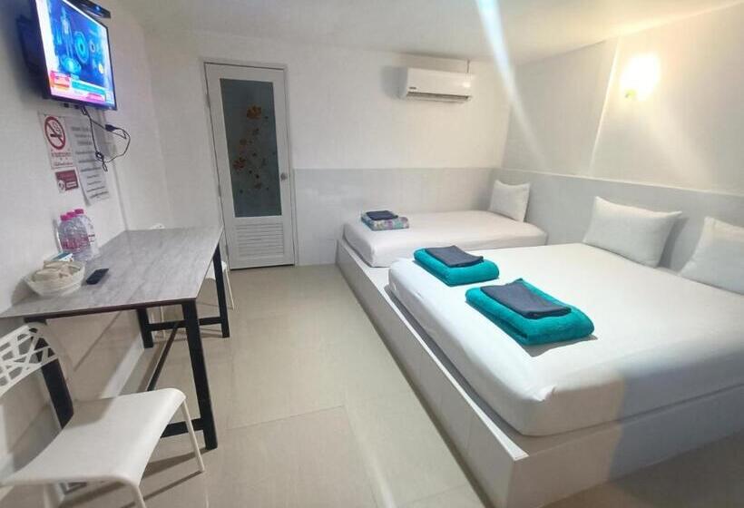 اتاق استاندارد سه نفره, Saan Rak Resort