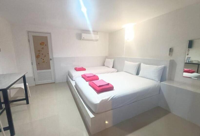 اتاق استاندارد سه نفره, Saan Rak Resort